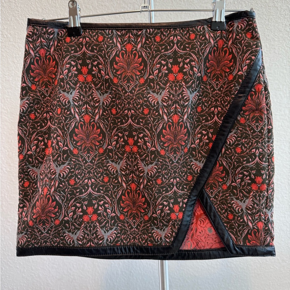 Women’s Express floral mini skirt